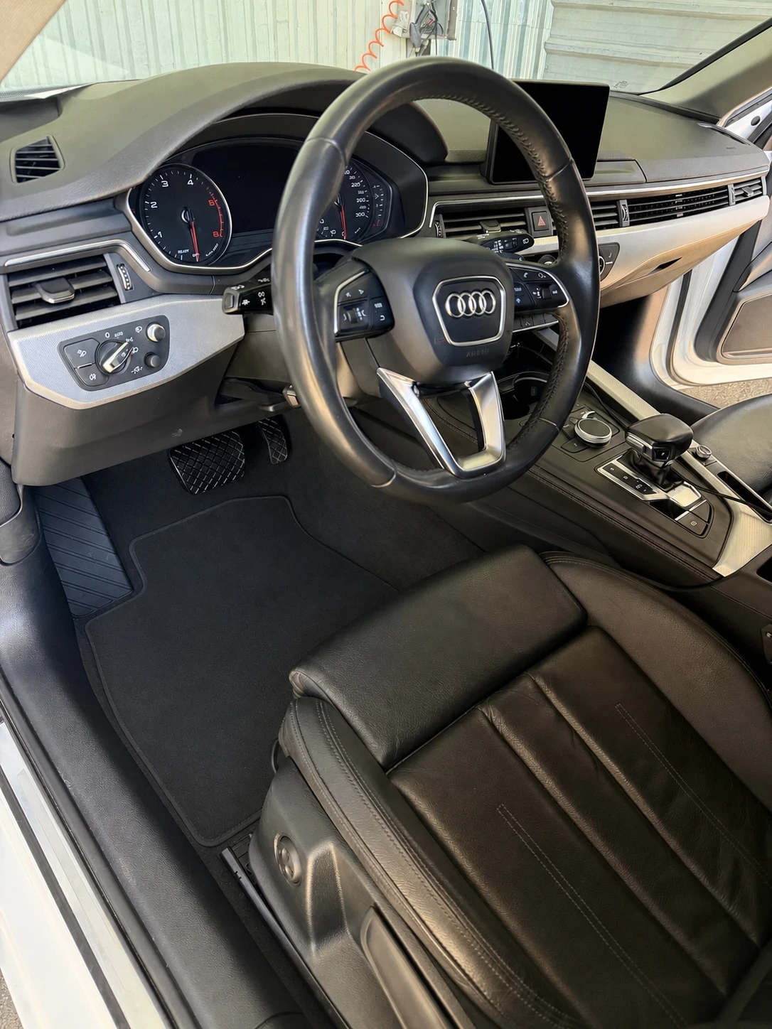 Audi A4 2.0TDI, снимка 7 - Автомобили и джипове - 54439916