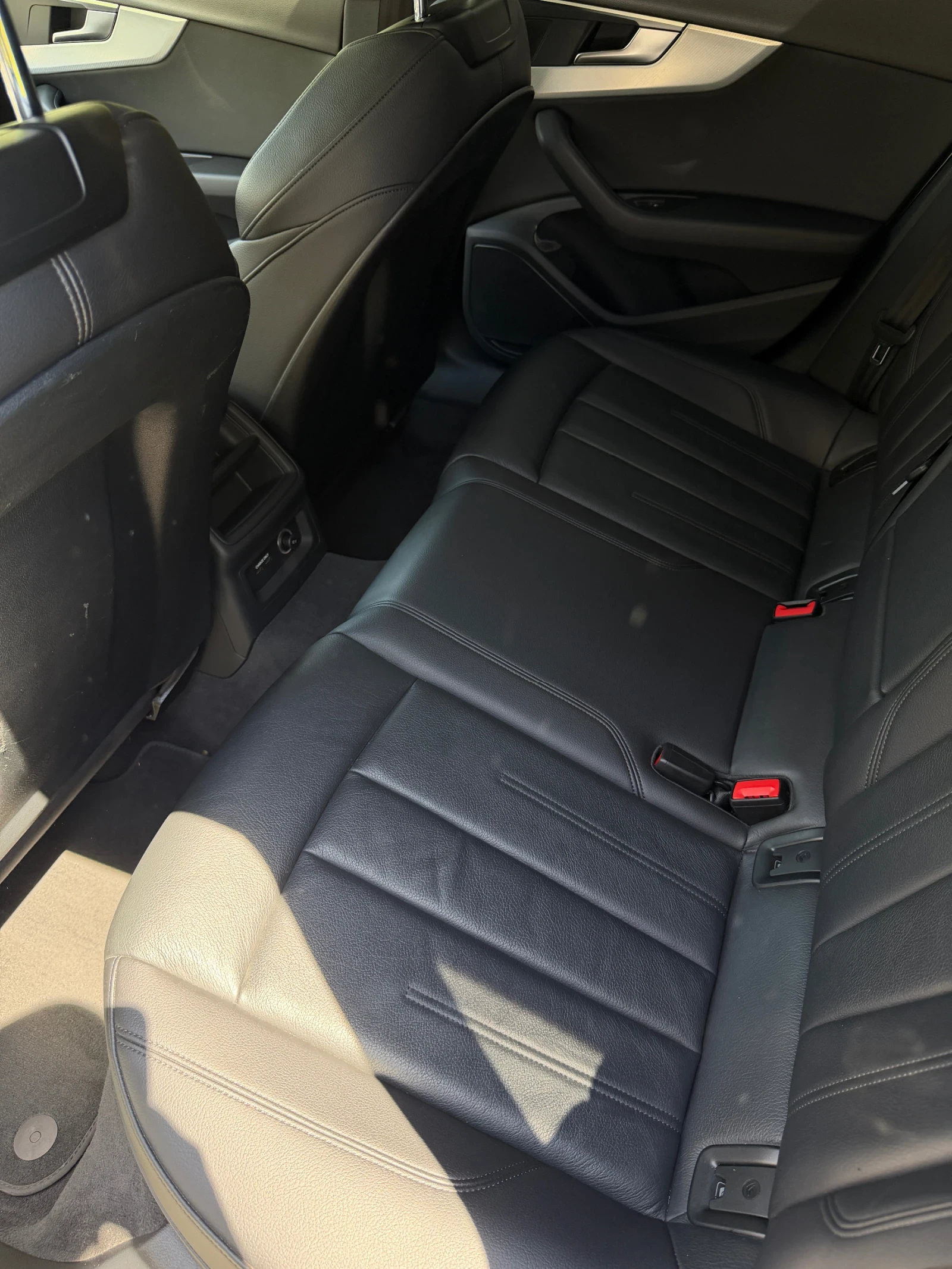 Audi A4 2.0TDI, снимка 9 - Автомобили и джипове - 54439916