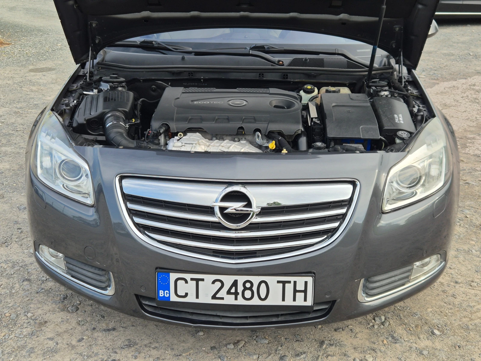Opel Insignia 2.0CDTI Автомат, снимка 15 - Автомобили и джипове - 54514132