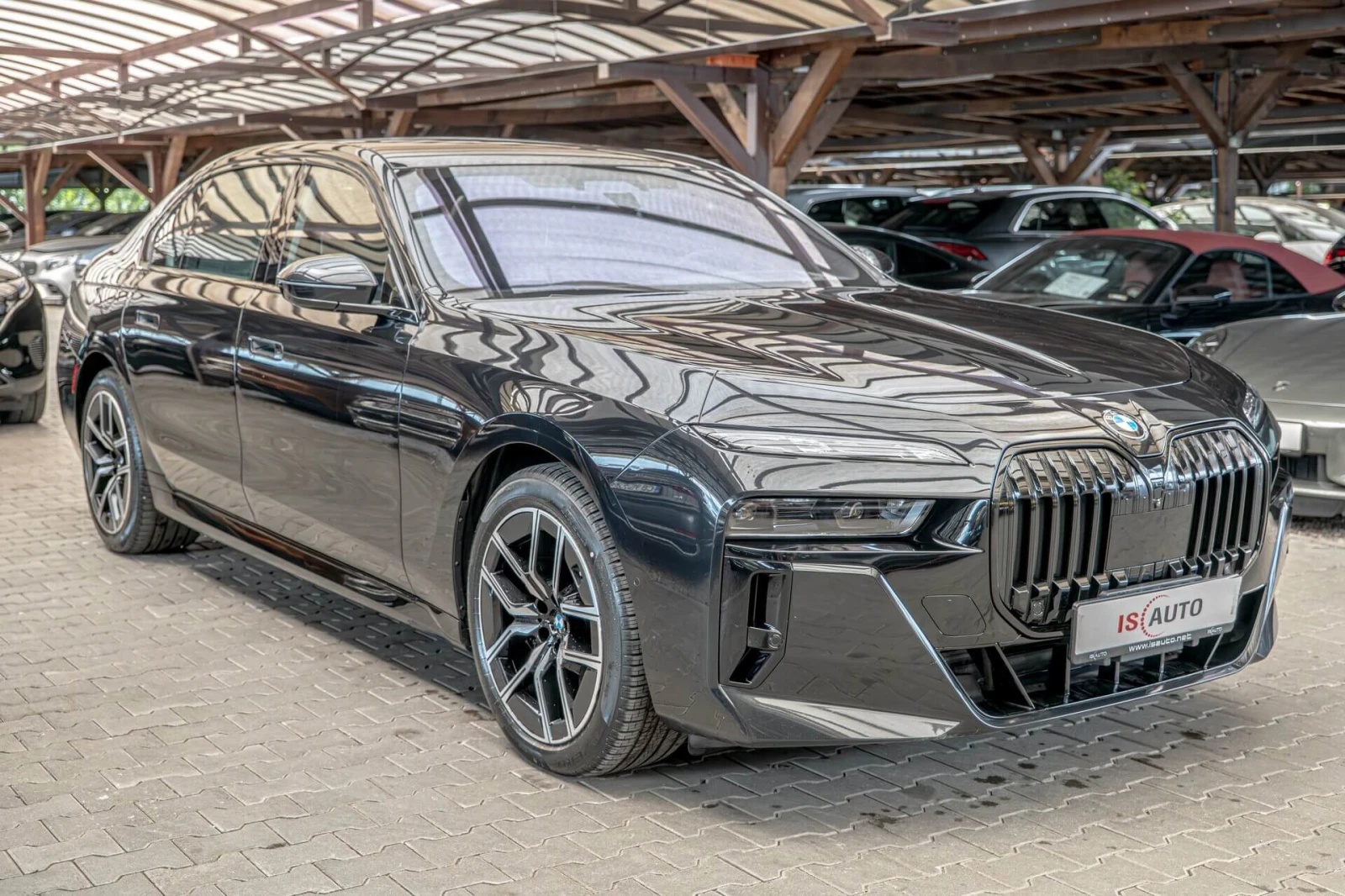 BMW 760 4.4i V8/M-Sport/Individual/Камера 360/Обдухване/Hu, снимка 3 - Автомобили и джипове - 54830905