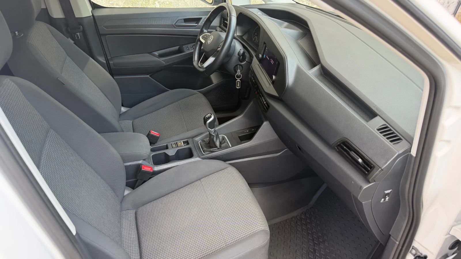 VW Caddy 2.0TDi, 4x4, ШВЕЙЦАРИЯ, ГАРАНЦИОННА, снимка 11 - Автомобили и джипове - 54971747