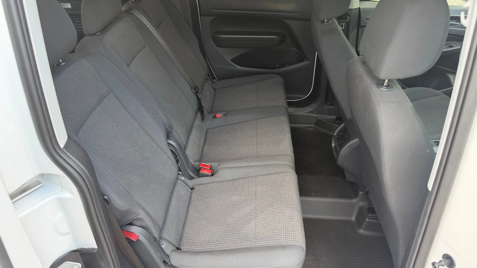 VW Caddy 2.0TDi, 4x4, ШВЕЙЦАРИЯ, ГАРАНЦИОННА, снимка 12 - Автомобили и джипове - 54971747