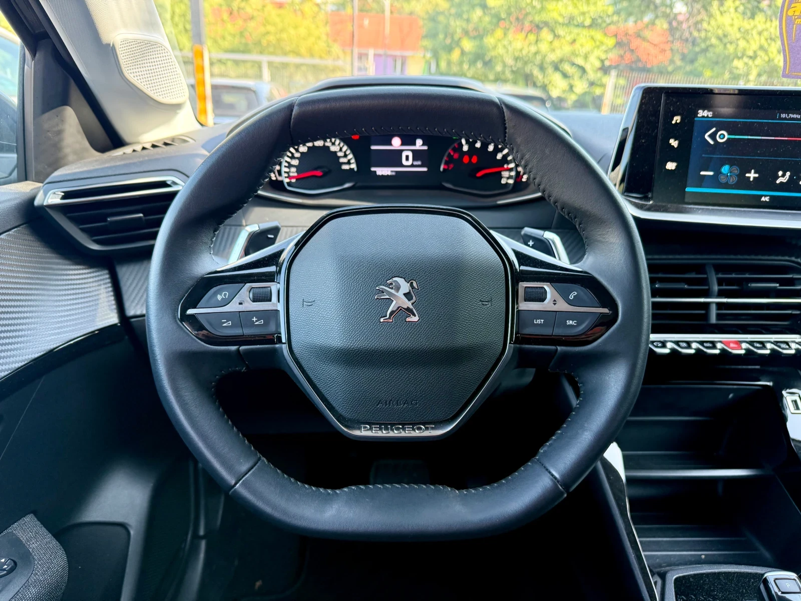 Peugeot 208 STYLE, снимка 8 - Автомобили и джипове - 55474274