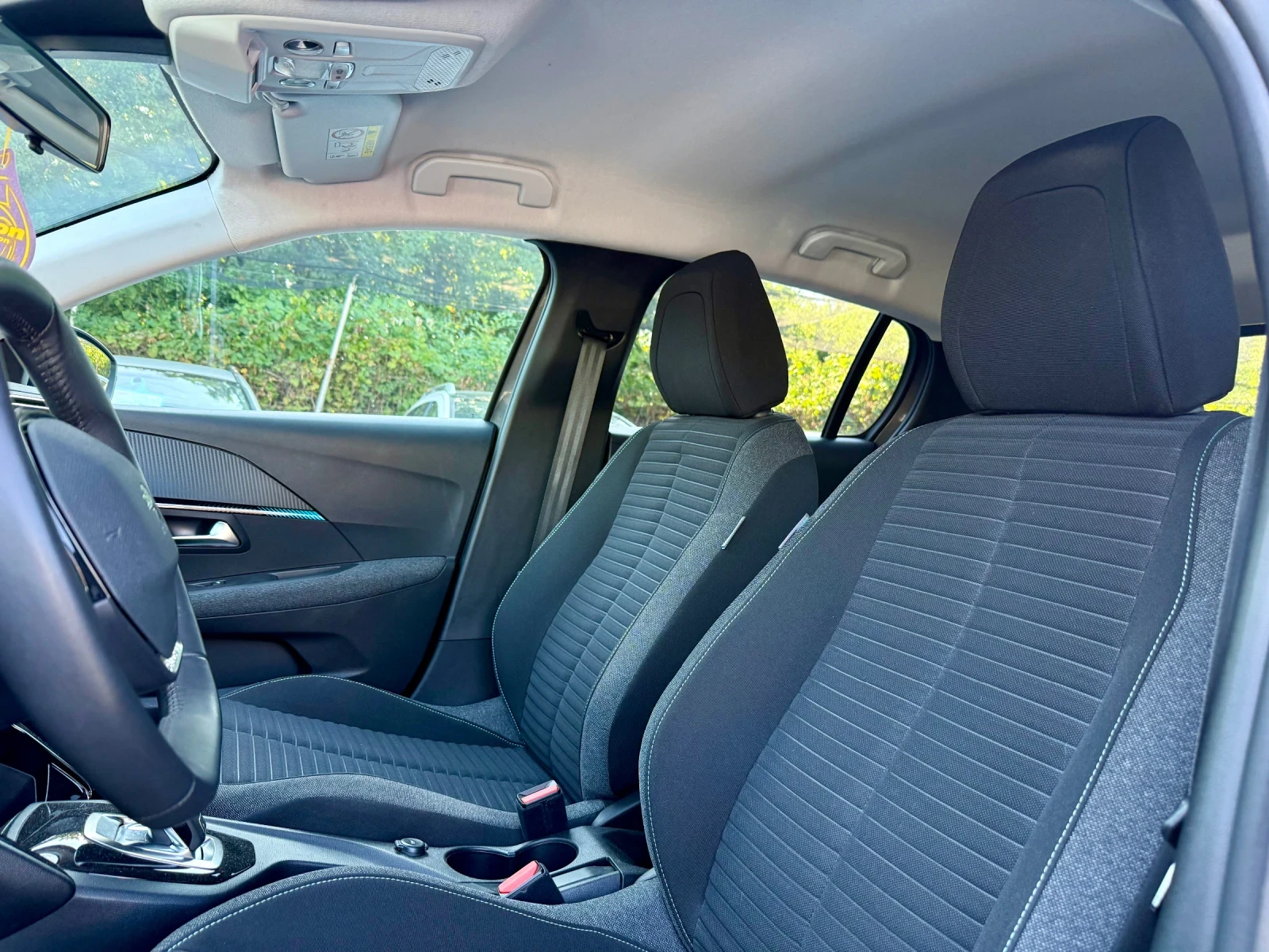 Peugeot 208 STYLE, снимка 13 - Автомобили и джипове - 55474274