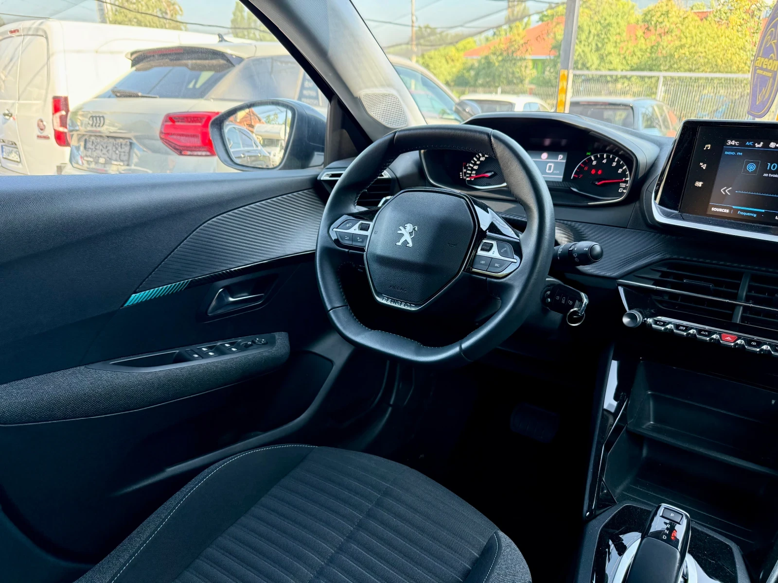 Peugeot 208 STYLE, снимка 12 - Автомобили и джипове - 55474274