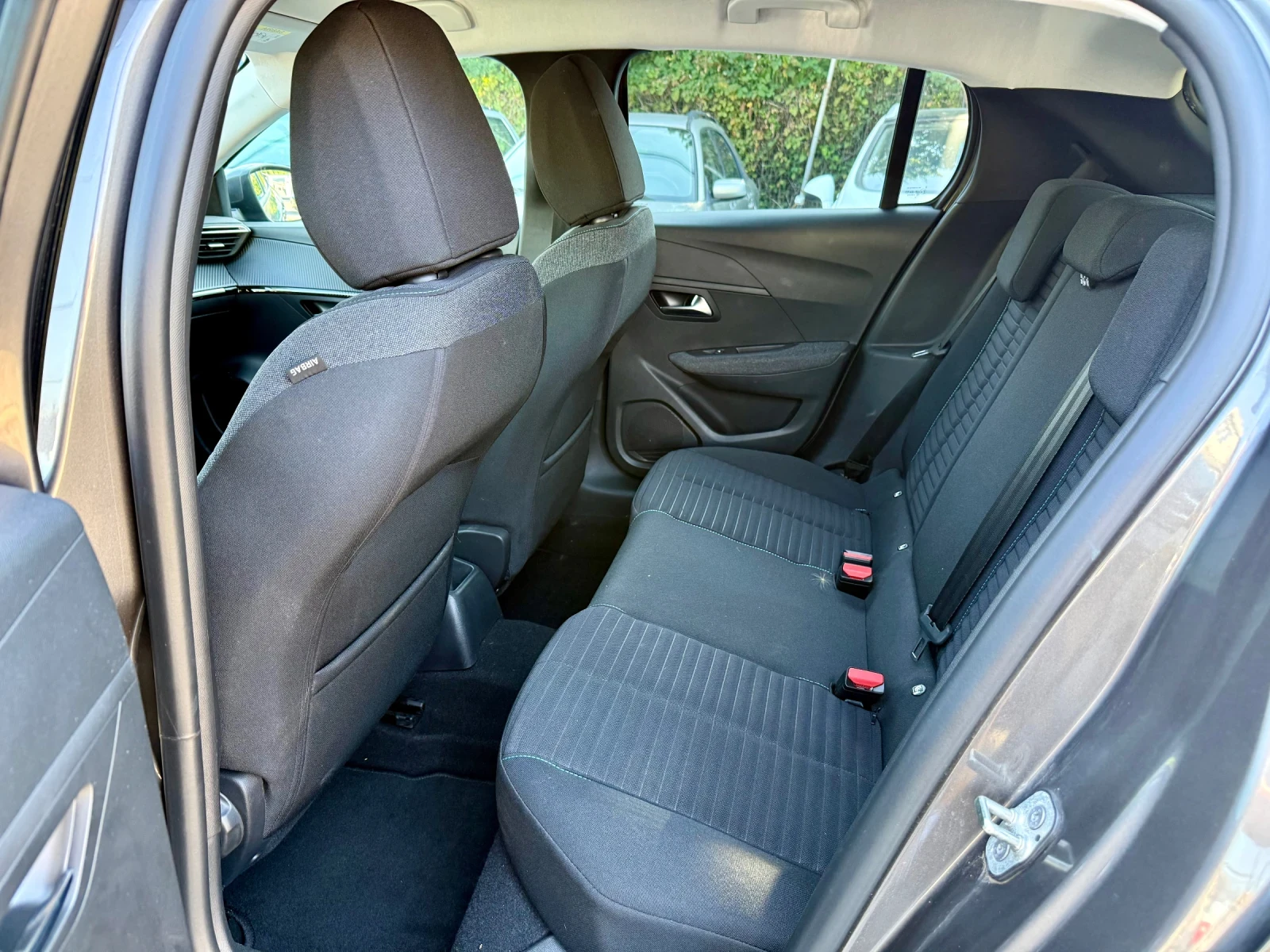 Peugeot 208 STYLE, снимка 15 - Автомобили и джипове - 55474274