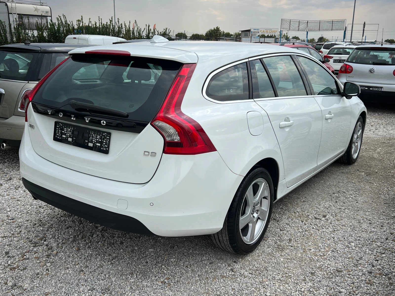 Volvo V60 ЛИЗИНГ-КОЖА-КЛИМА-ТОП СЪСТОЯНИЕ, снимка 4 - Автомобили и джипове - 56041890