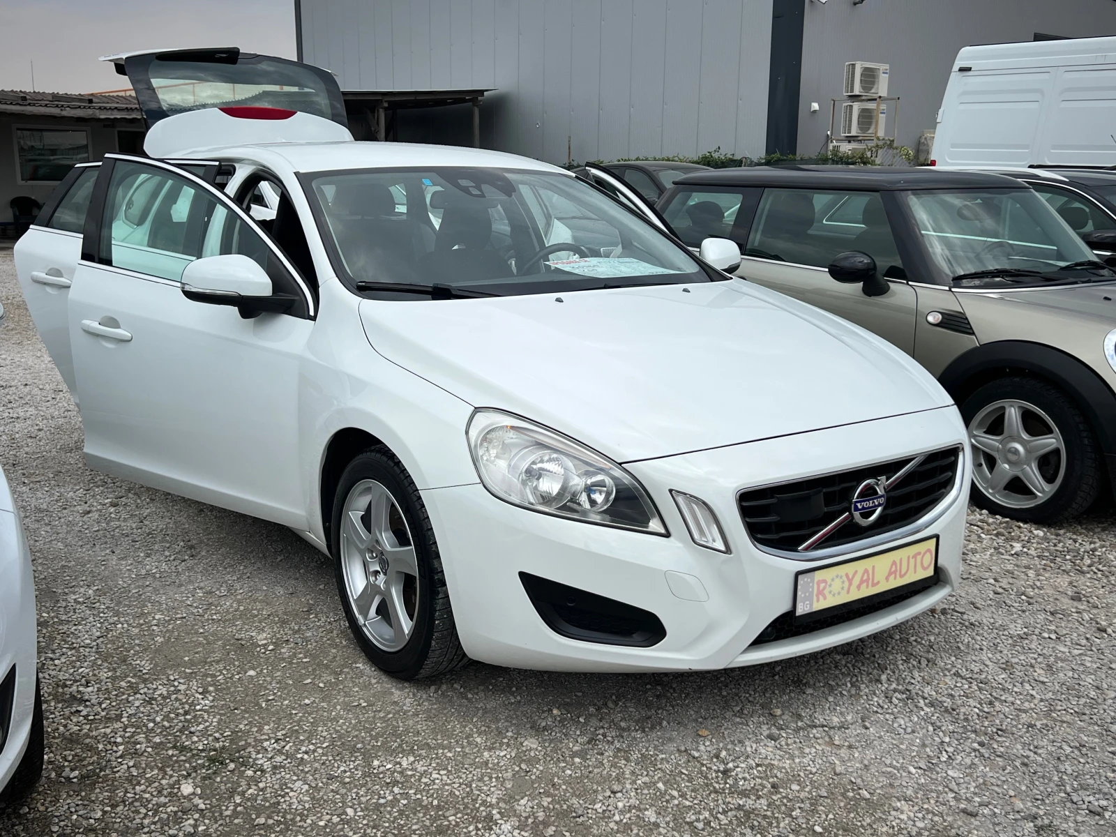 Volvo V60 ЛИЗИНГ-КОЖА-КЛИМА-ТОП СЪСТОЯНИЕ, снимка 17 - Автомобили и джипове - 56041890