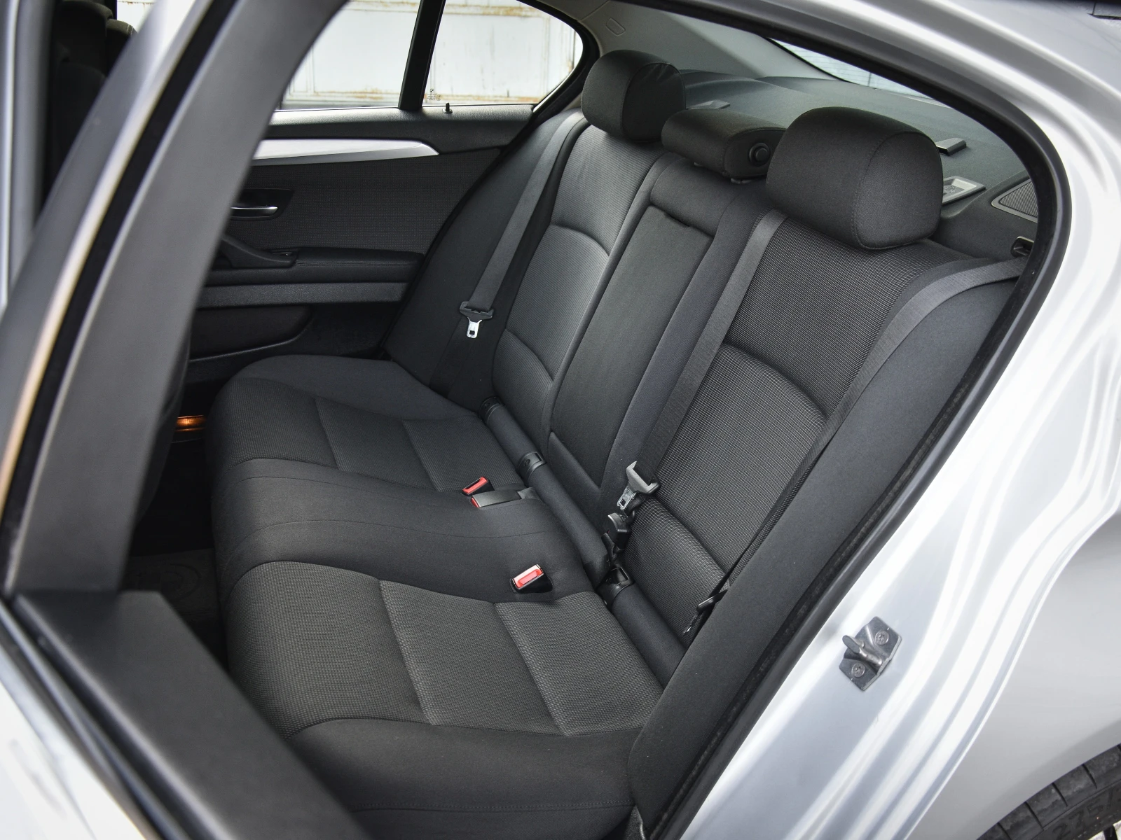 BMW 530 3.0D M PACK, снимка 10 - Автомобили и джипове - 56410564