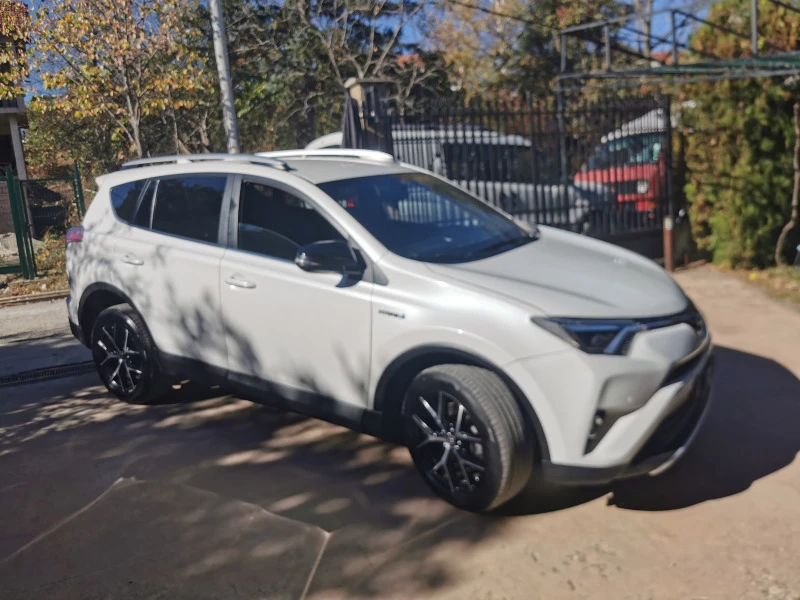 Toyota Rav4 NAVI/КОЖА/СЕРВ. КНИЖКА!, снимка 2 - Автомобили и джипове - 42777618