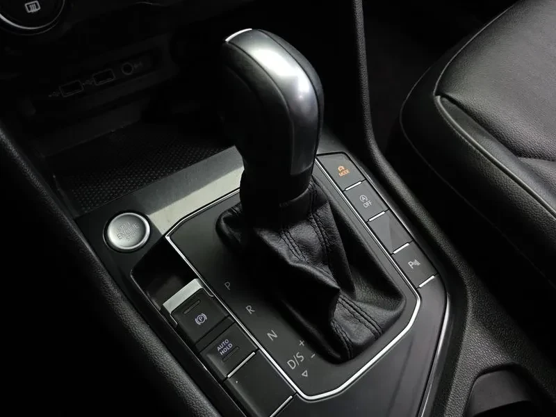 VW Tiguan 2.0 Tdi Premium, снимка 17 - Автомобили и джипове - 55610786
