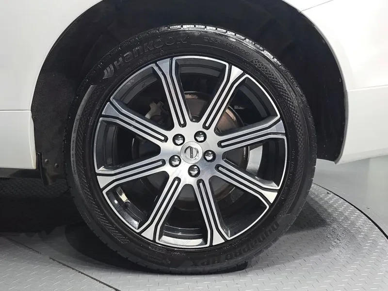 Volvo XC60 D5 Inscription, снимка 5 - Автомобили и джипове - 55738171