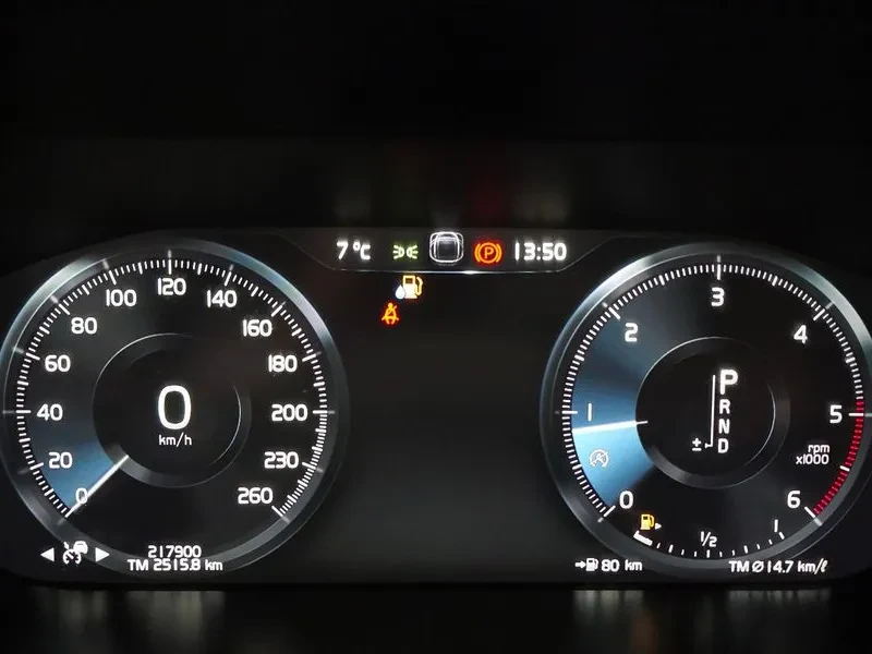 Volvo XC60 D5 Inscription, снимка 8 - Автомобили и джипове - 55738171