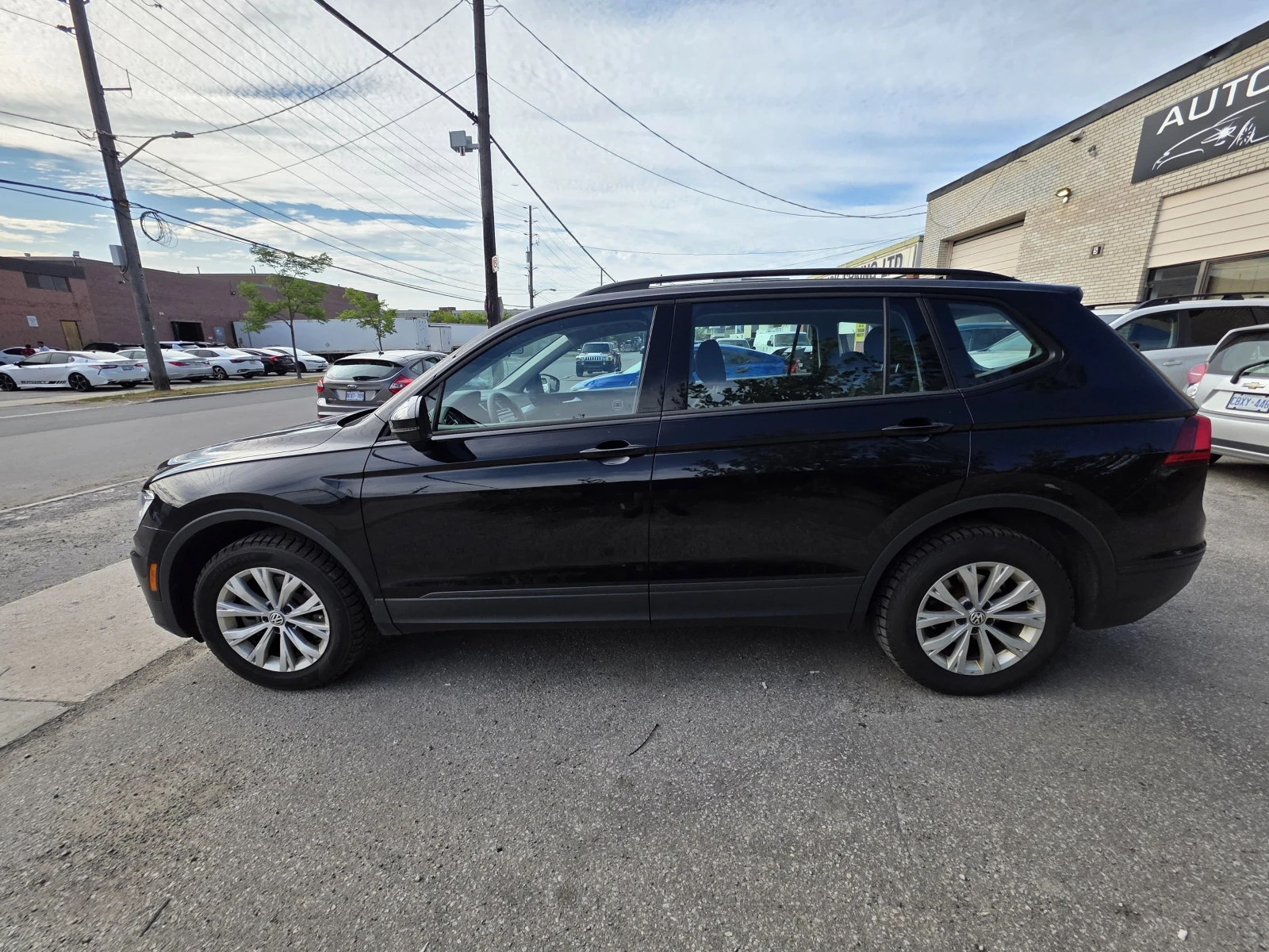 VW Tiguan TRENDLINE * * CARFAX * *   * *  | Mobile.bg   5