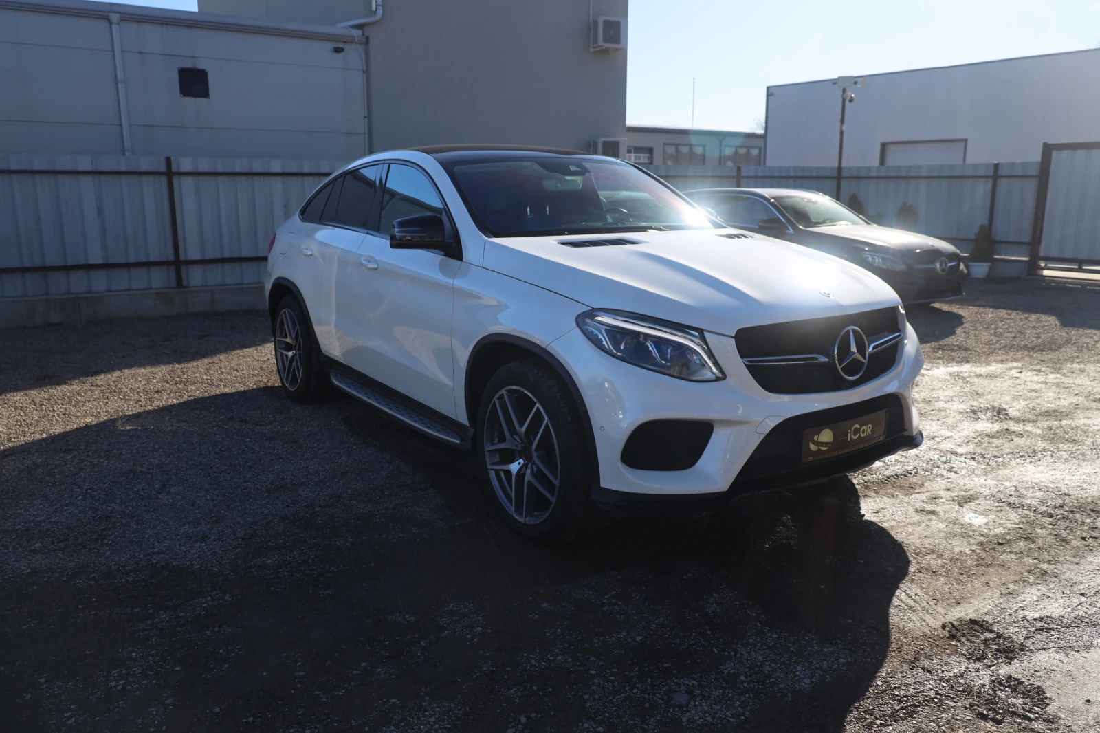 Mercedes-Benz GLE 350 d Coupe AMG 4M AIRMATIC KAM PANO ОБДУХВ #iCarbg - изображение 3