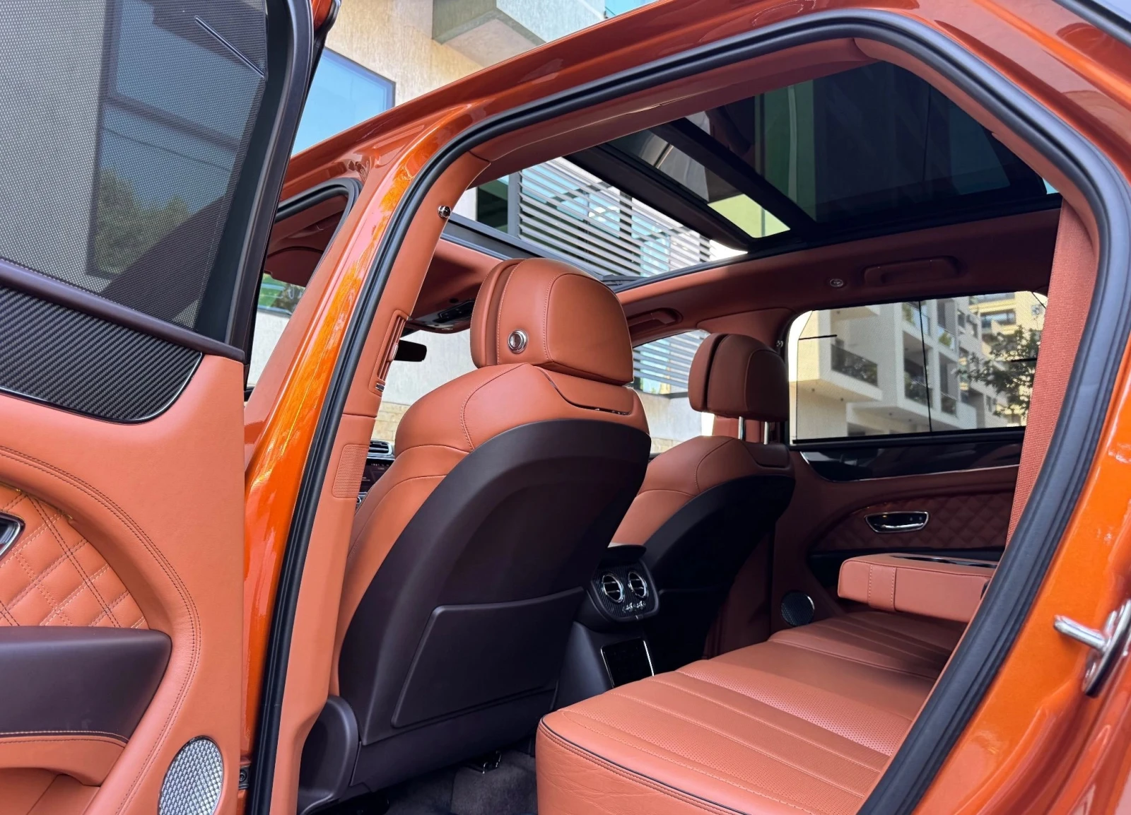 Bentley Bentayga 4.0 V8 4WD, снимка 10 - Автомобили и джипове - 56065755