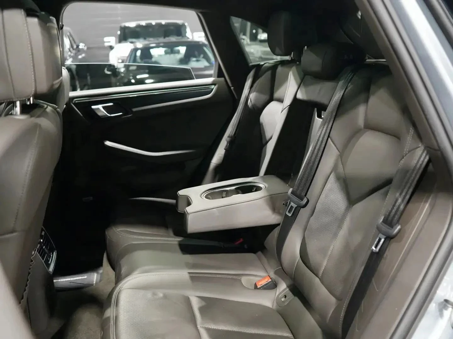 Porsche Macan, снимка 11 - Автомобили и джипове - 56727066