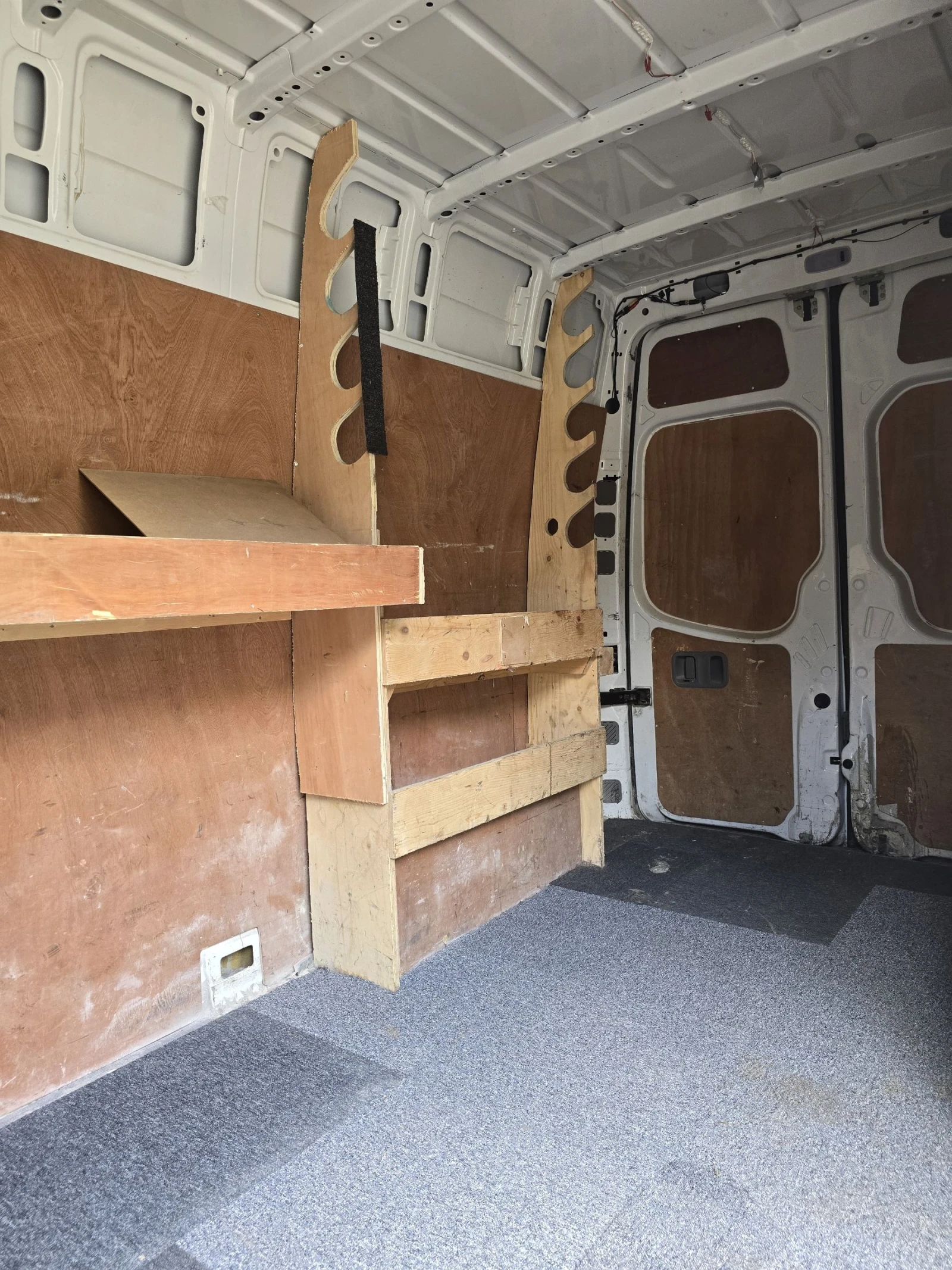 VW Crafter, снимка 11 - Бусове и автобуси - 54576650