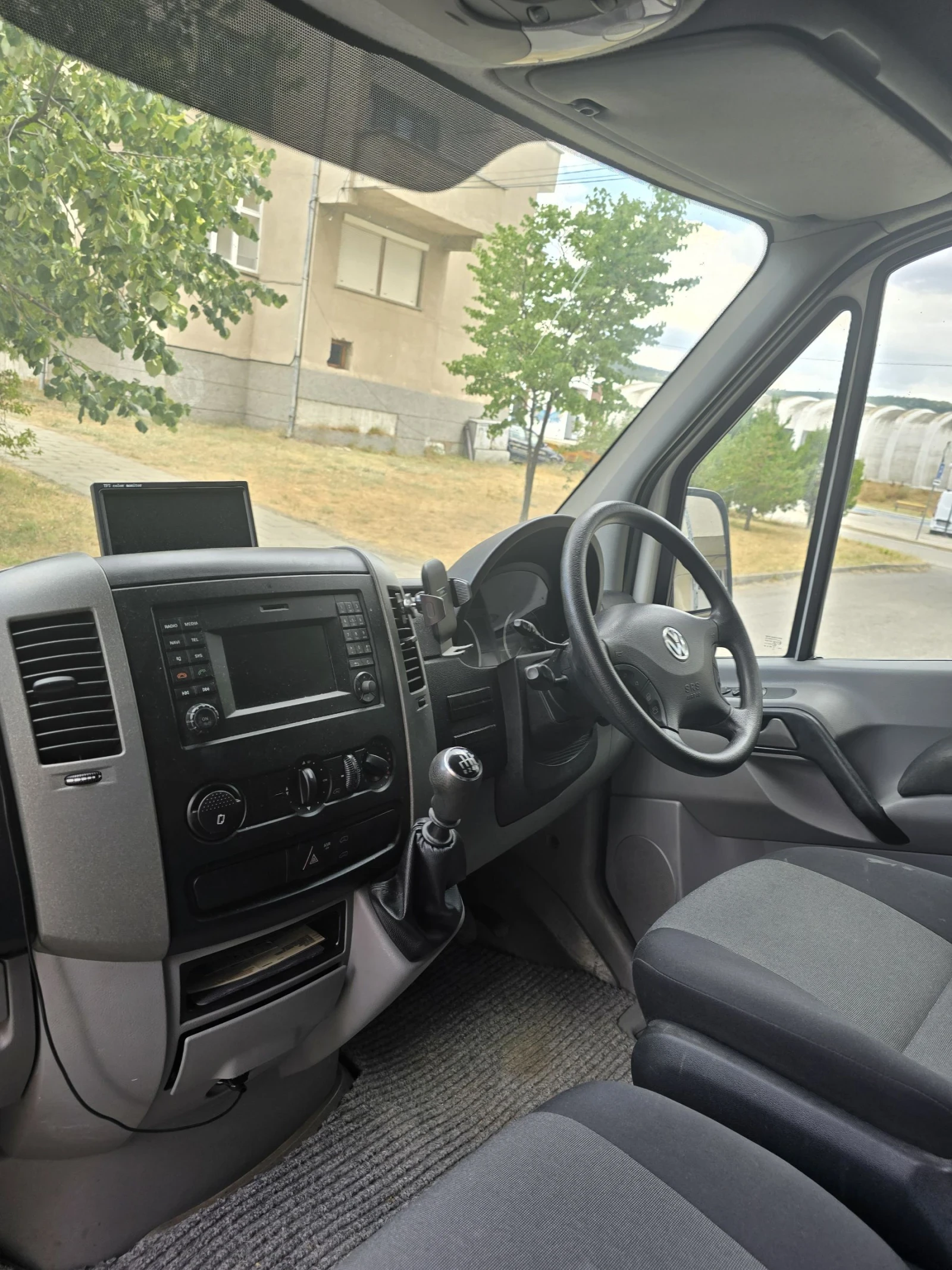 VW Crafter, снимка 5 - Бусове и автобуси - 54576650