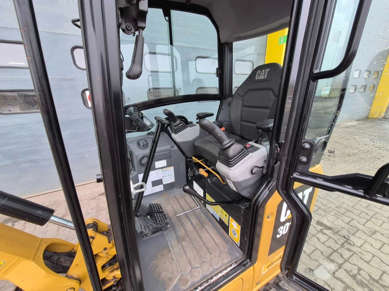 Багер Cat 301.8, снимка 14 - Индустриална техника - 52874468