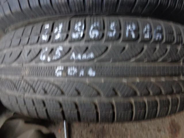 Гуми Зимни 215/65R16, снимка 1 - Гуми и джанти - 20237343