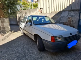 Opel Kadett 1.6i, снимка 2