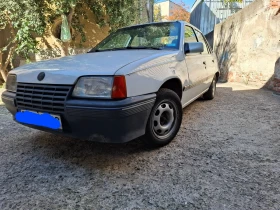 Opel Kadett 1.6i, снимка 1