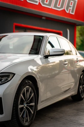 BMW 330 i| SEDAN| SPORTLINE| POP&BANG| STEPTRONIC|  - 42999 лв. / 21985.04 € - 85758089 3