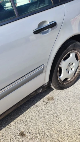 Mercedes-Benz E 300 - 1500 € / 2933.74 лв. - 67184047 4