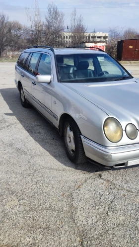 Mercedes-Benz E 300 - 1500 € / 2933.74 лв. - 67184047 7