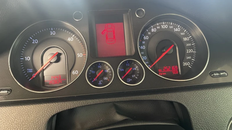 VW Passat 2.0 TDI 140 DSG, снимка 15 - Автомобили и джипове - 52429105