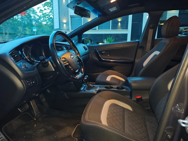 Kia Ceed SW GT Line, снимка 10 - Автомобили и джипове - 52330235
