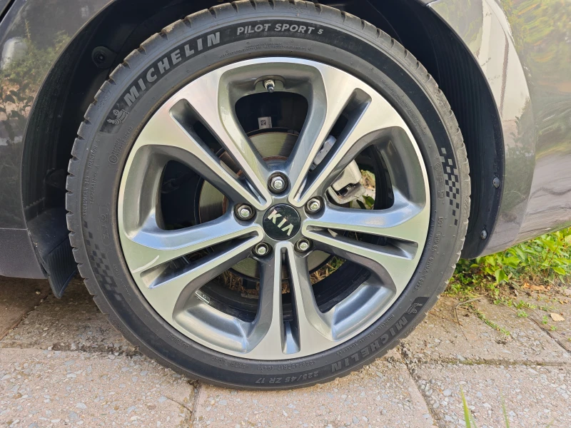 Kia Ceed SW GT Line, снимка 14 - Автомобили и джипове - 52330235