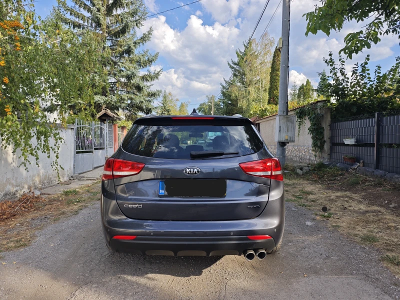 Kia Ceed SW GT Line, снимка 4 - Автомобили и джипове - 52330235