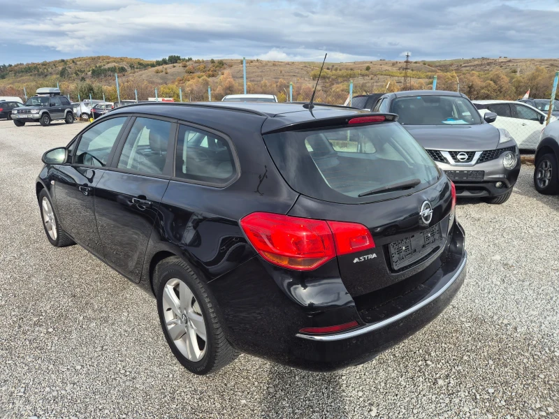 Opel Astra 1.7 CDTI, снимка 6 - Автомобили и джипове - 52371926