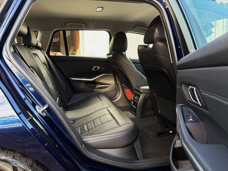 BMW 330 d/TOURING/265HP/LASER/HUD/360/H&K/MEMO/DIGI/590g, снимка 14 - Автомобили и джипове - 52402086