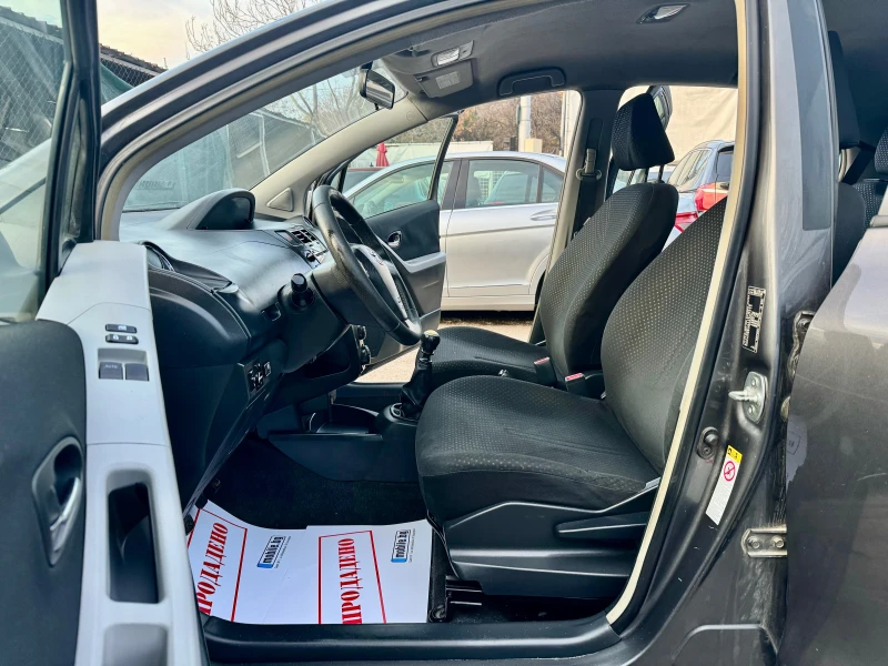 Toyota Yaris 1.3VVTI 100HP GAS 6 SKOROSTI FACELIFT KLIMA 2011G, снимка 8 - Автомобили и джипове - 52554891