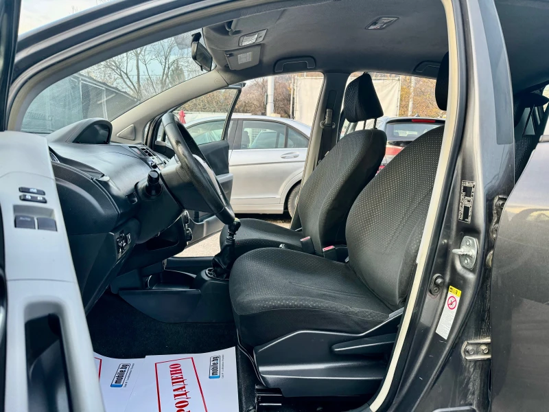 Toyota Yaris 1.3VVTI 100HP GAS 6 SKOROSTI FACELIFT KLIMA 2011G, снимка 9 - Автомобили и джипове - 52554891