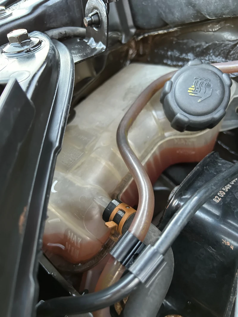 Renault Scenic 1.9DCi/131K.C./6СКОРОСТИ, снимка 16 - Автомобили и джипове - 52623942