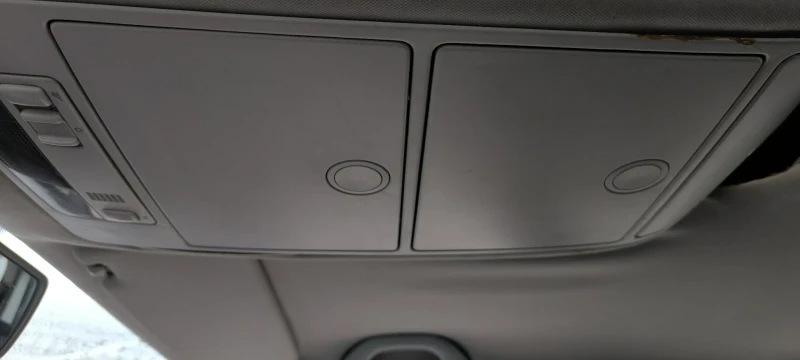 VW Touran, снимка 14 - Автомобили и джипове - 52712236