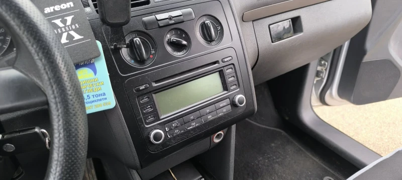 VW Touran, снимка 10 - Автомобили и джипове - 52712236