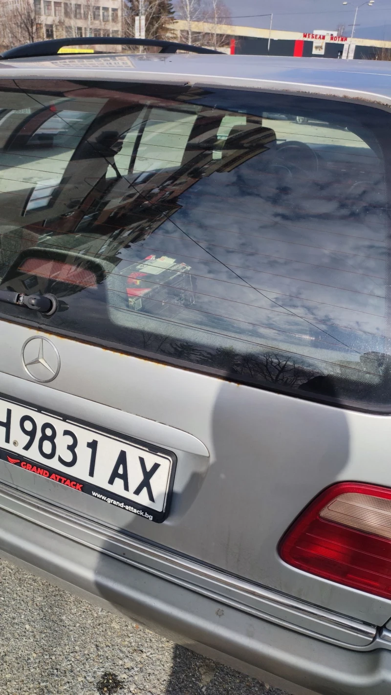 Mercedes-Benz E 300, снимка 14 - Автомобили и джипове - 53152526