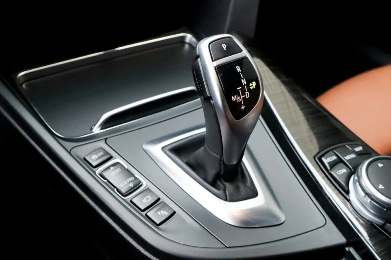 BMW 440 i X-DRIVE* HEAD-UP* 360CAM* АвтоКредит(ЦЕНА ДО БГ), снимка 12 - Автомобили и джипове - 53447788