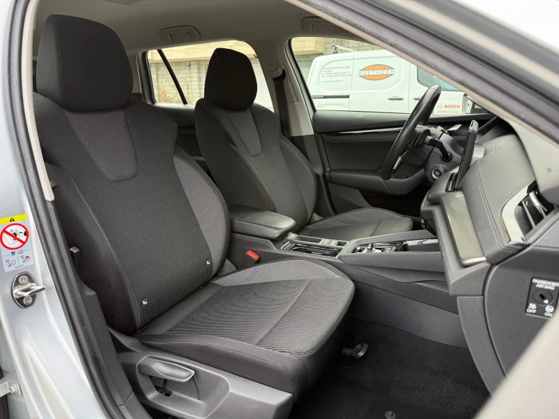 Skoda Octavia 2.0TDI 150kc DSG DigitalCocpit, снимка 15 - Автомобили и джипове - 53490152