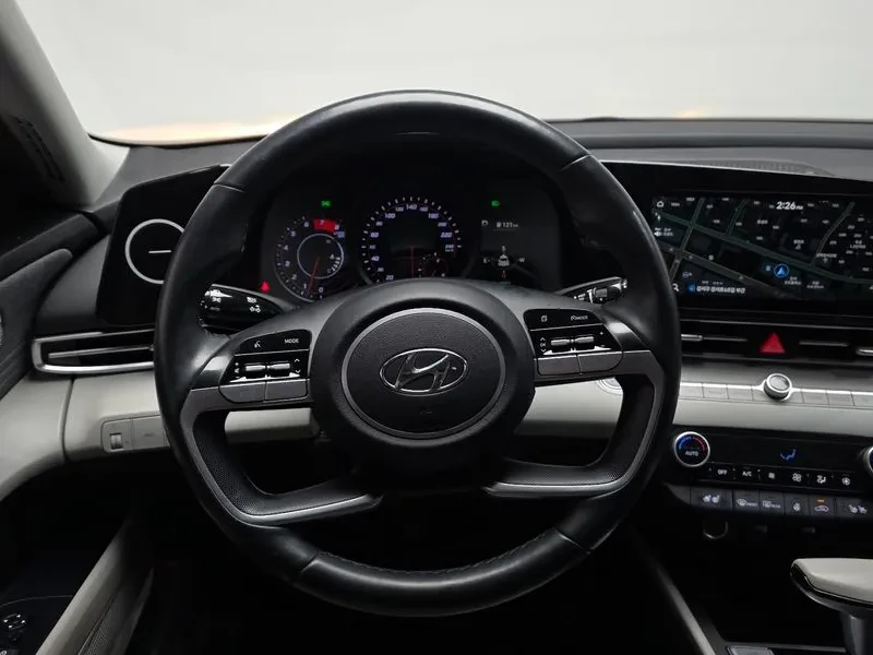Hyundai Elantra 1.6 Modern, снимка 13 - Автомобили и джипове - 55087386