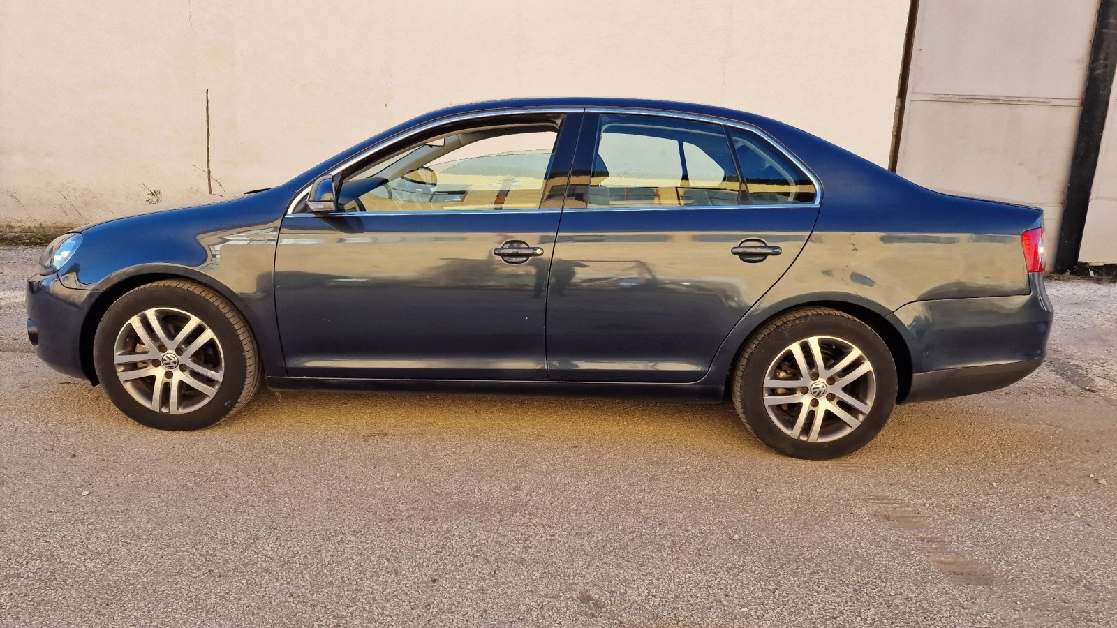 VW Jetta 1, 6i - изображение 5