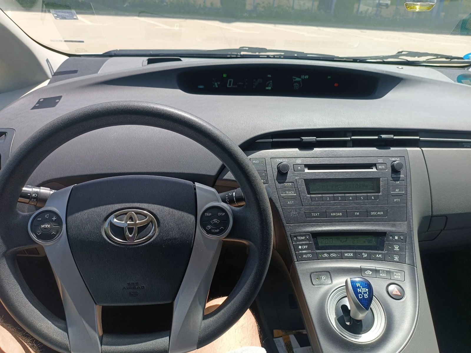 Toyota Prius 1.8 HIBRID LPG нова батерия - изображение 7