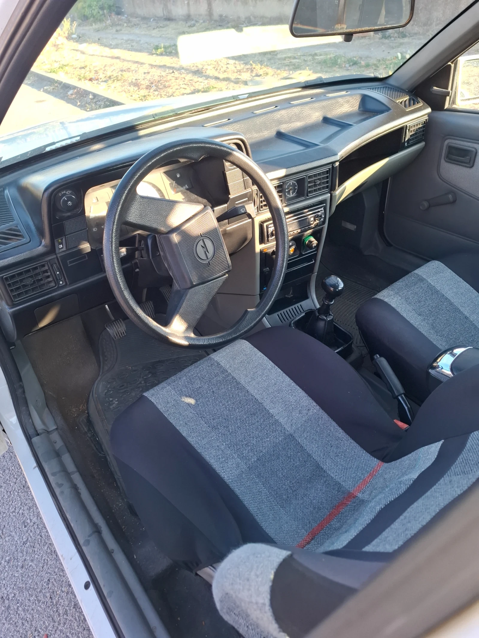 Opel Kadett 1.6i - изображение 7