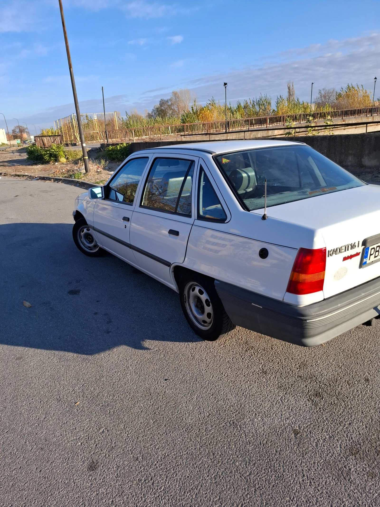 Opel Kadett 1.6i - изображение 4