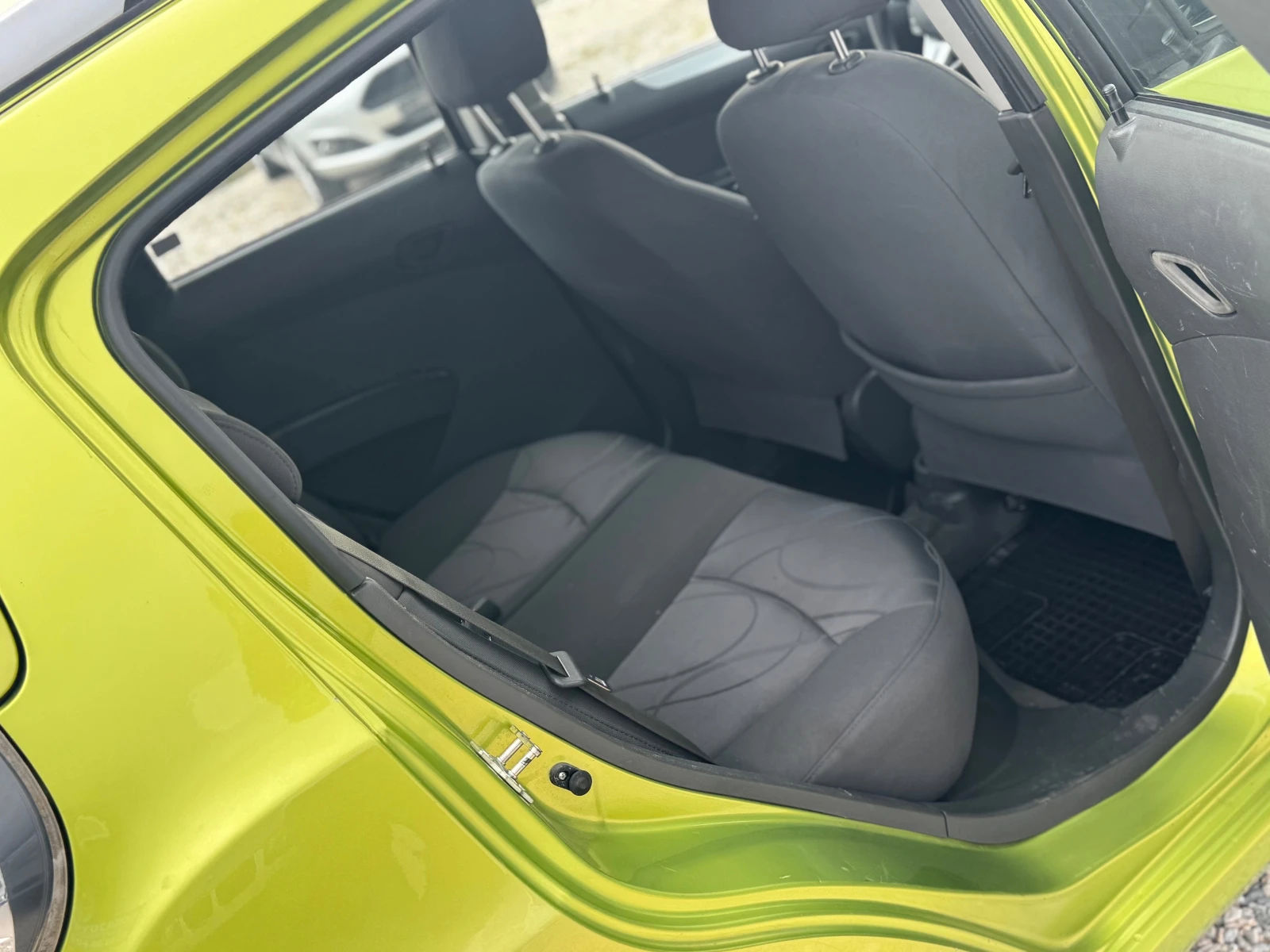 Chevrolet Spark 1.4i 90 к.с - изображение 9